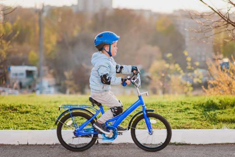 Bicicleta BMX: Ghidul de alegere perfectă pentru copilul tău
